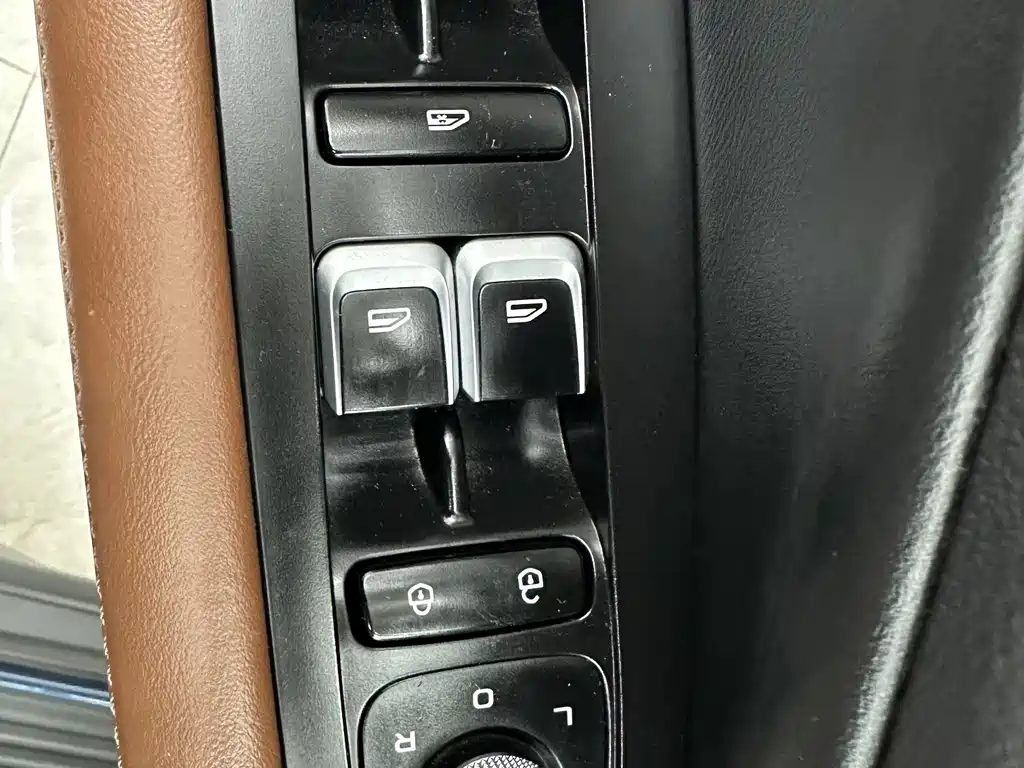 GEELY AUTOMOBILE VISION X6