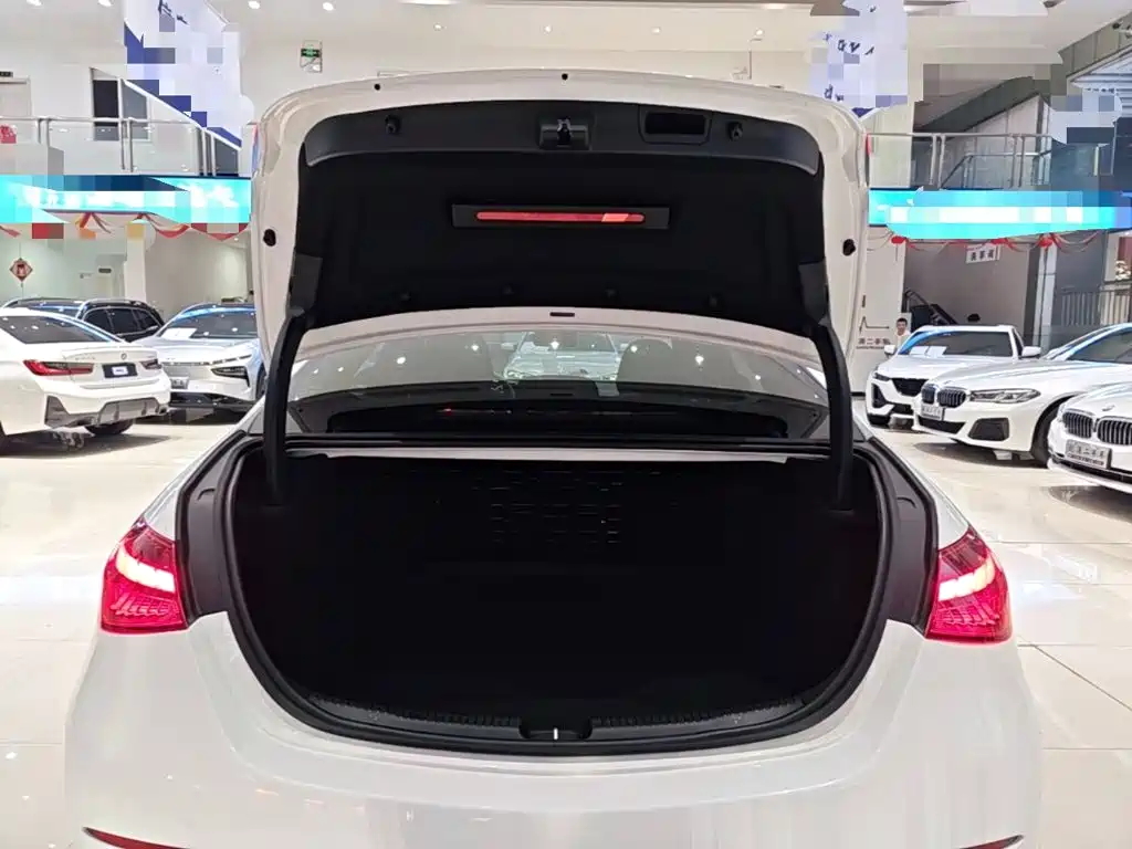 Mercedes-Benz C-Class — миниатюра 19
