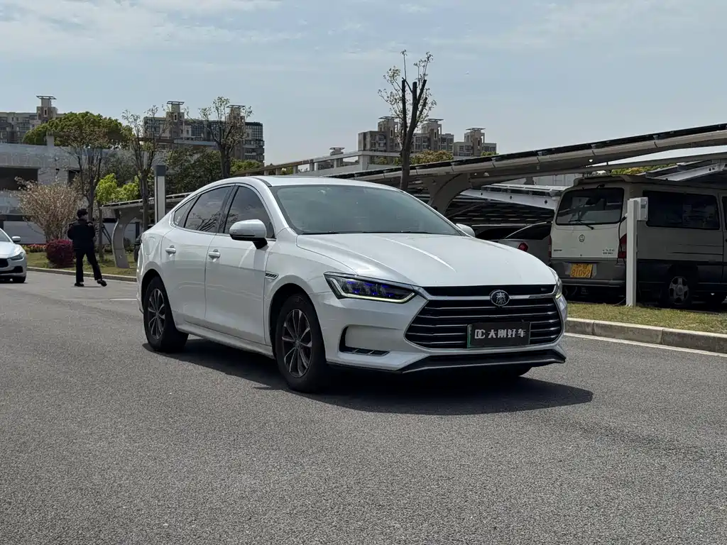 BYD Qin Pro Pro 2019 DM 1.5TI AT VI