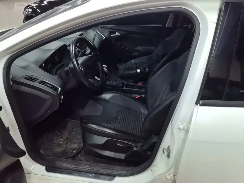 Ford Focus — миниатюра 15