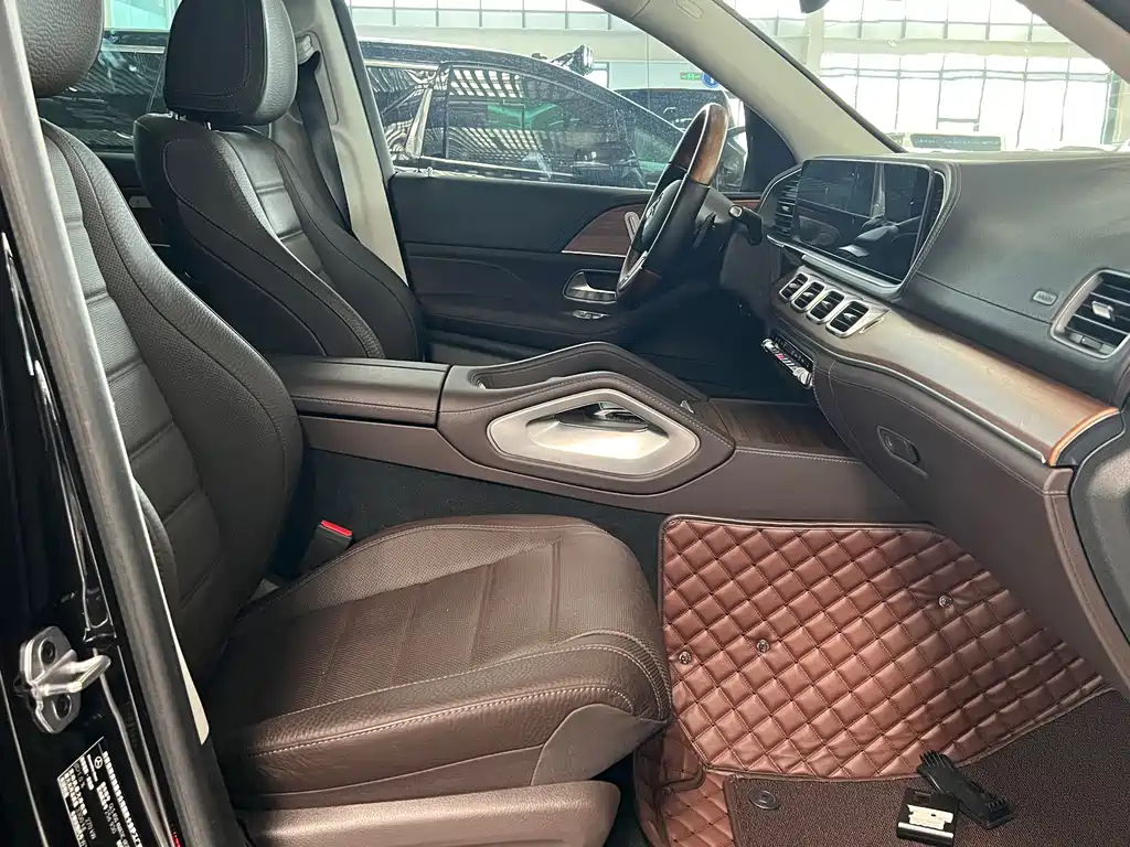 Mercedes-Benz GLS — миниатюра 18