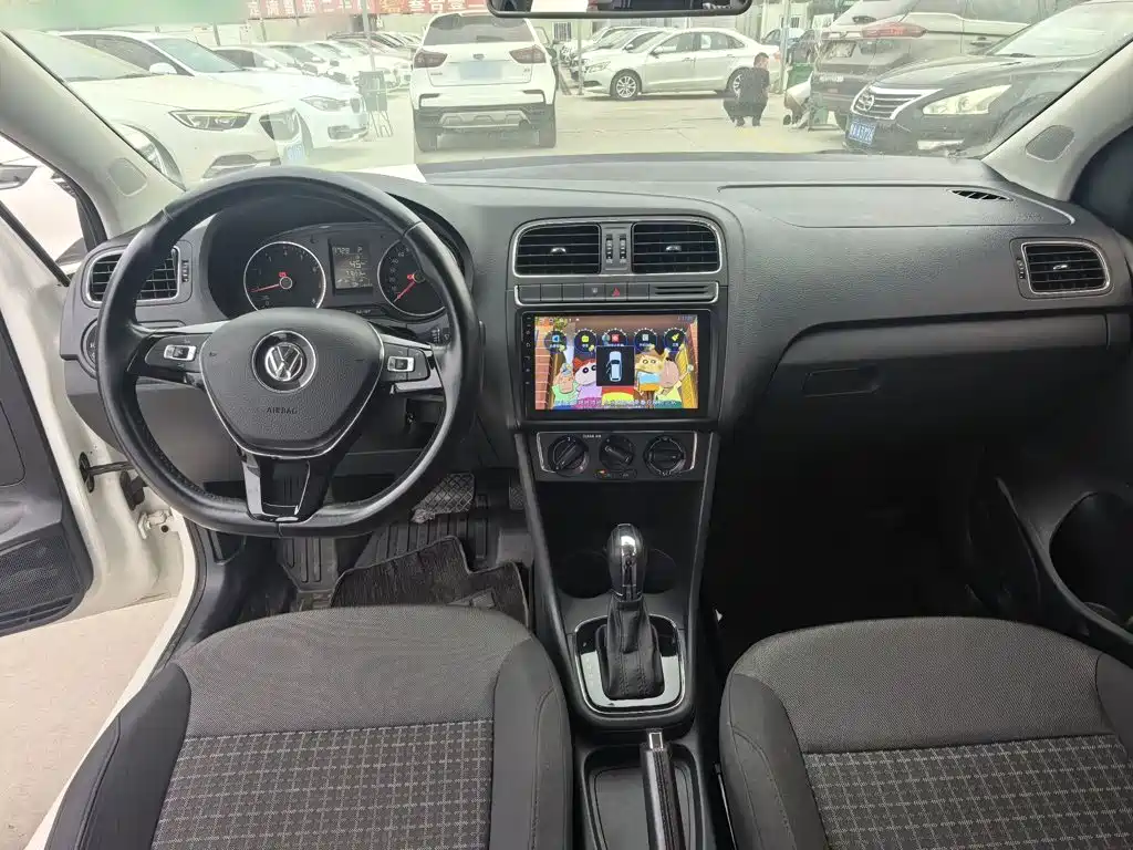 Volkswagen Polo — миниатюра 8