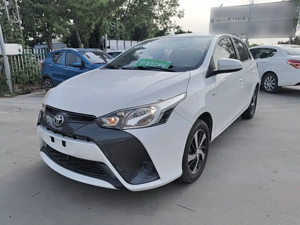 Toyota Yaris L — миниатюра 2