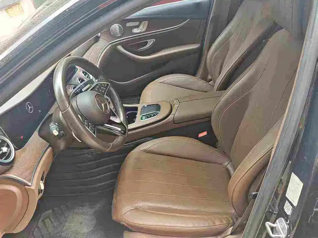 Mercedes-Benz E-Class — миниатюра 3