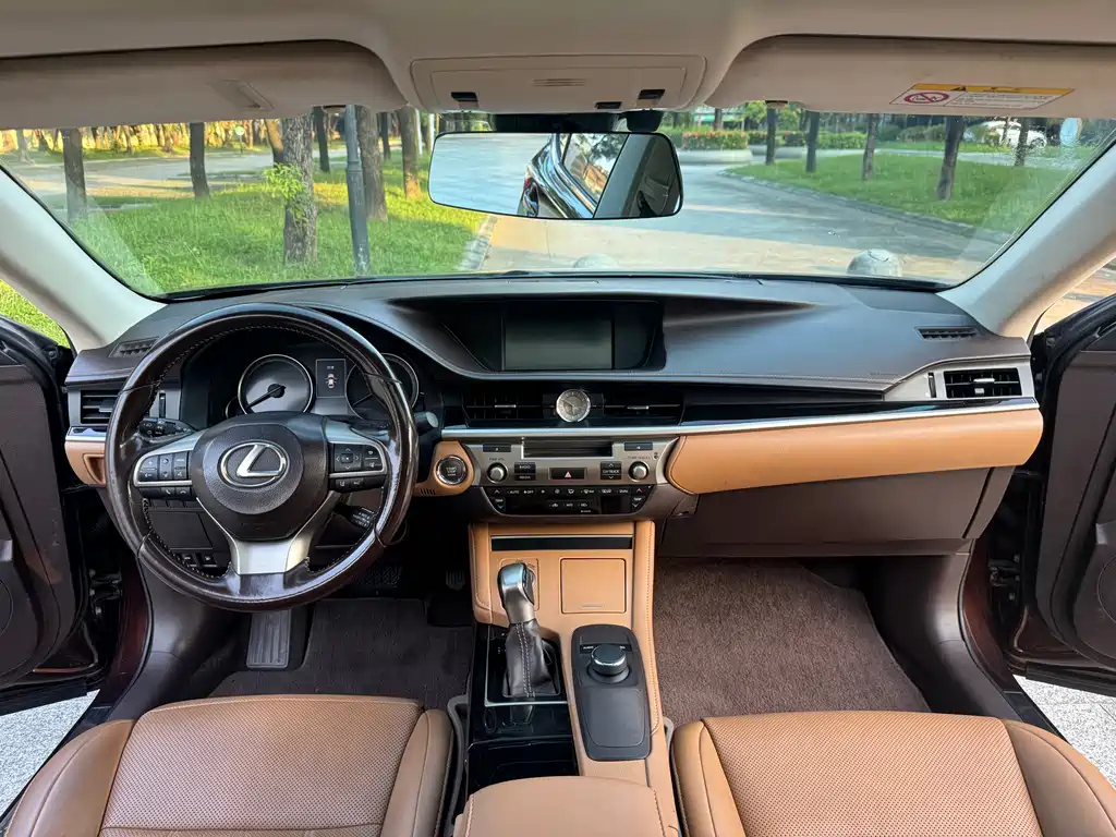 Lexus ES — миниатюра 5