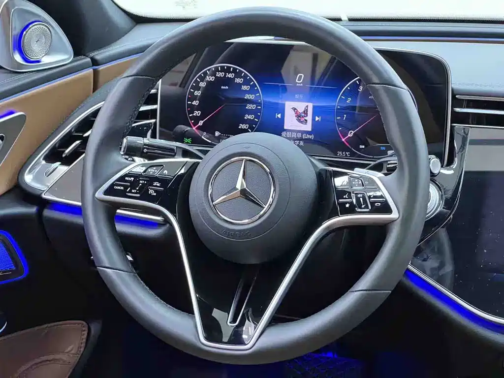 Mercedes-Benz E-Class — миниатюра 25