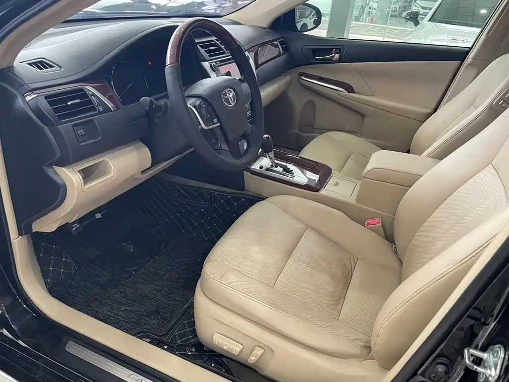 Toyota Camry — миниатюра 6