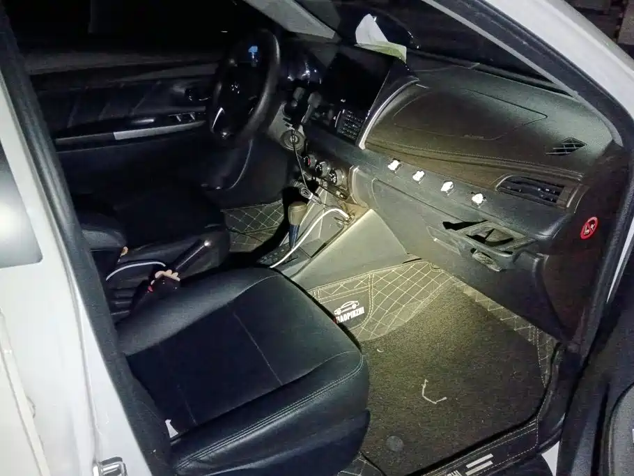 Toyota Yaris L — миниатюра 8