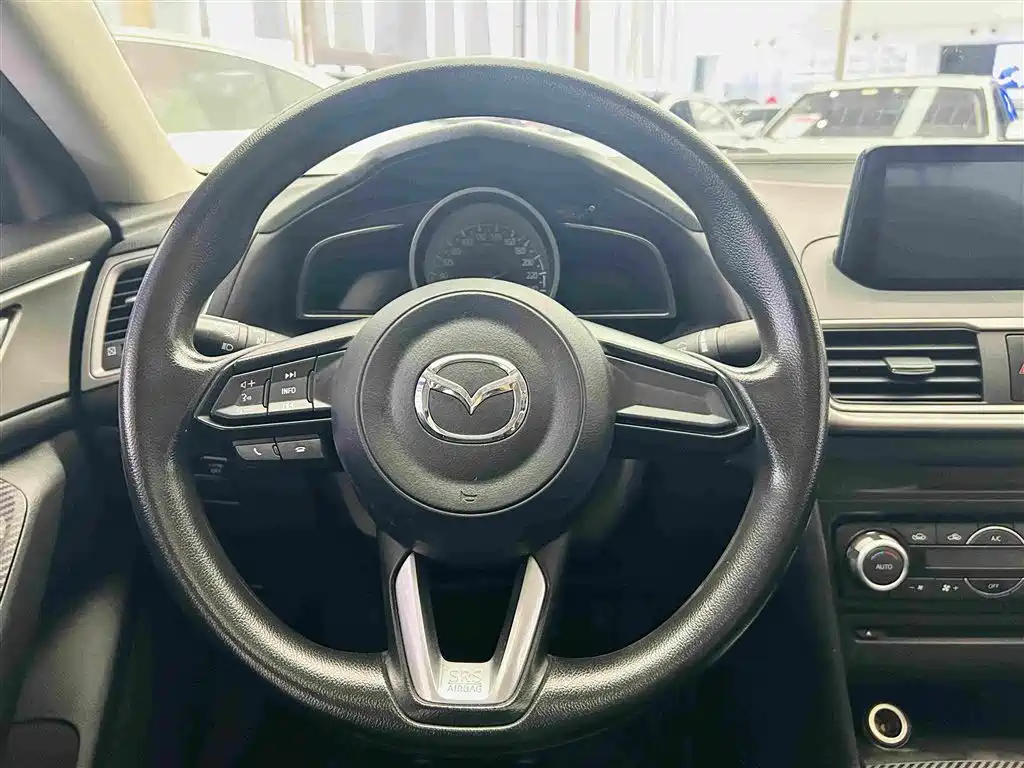 Mazda 3 Axela — миниатюра 15