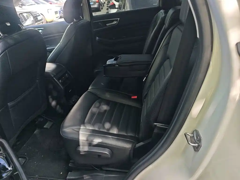 Ford Edge — миниатюра 17
