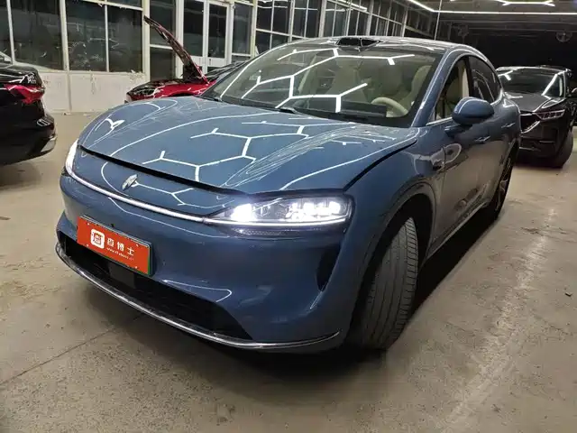 AITO WISDOM WORLD R7 2025