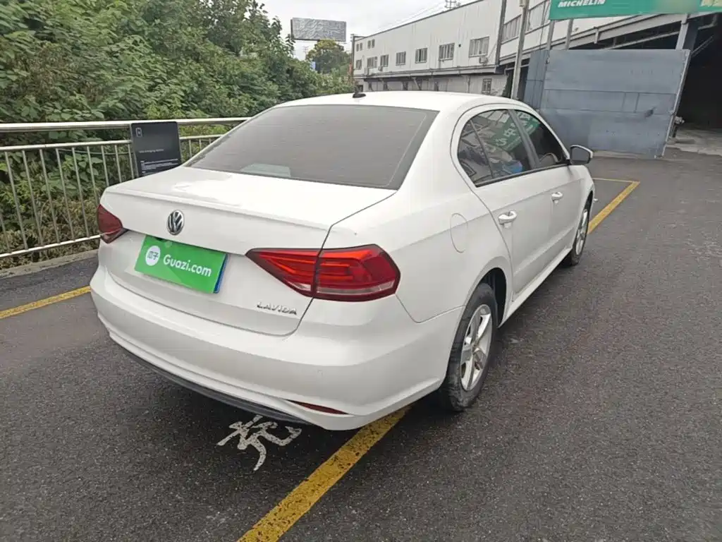 Volkswagen Lavida — миниатюра 7