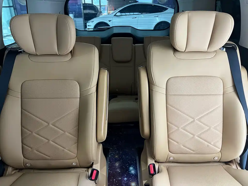 GAC Motor Trumpchi E8 PHEV — миниатюра 9