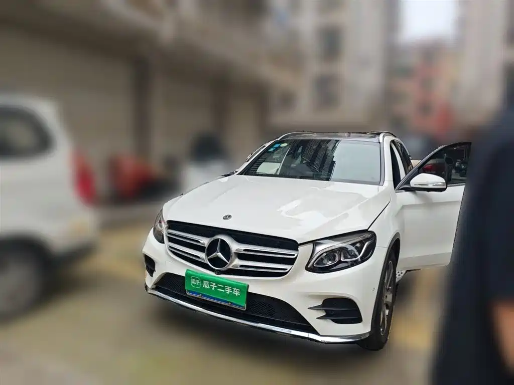 Mercedes-Benz GLC 2017 GLC 260 4MATIC Luxury Type