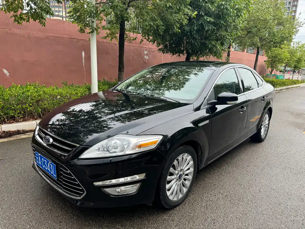 Ford Mondeo Zhisheng 2012
