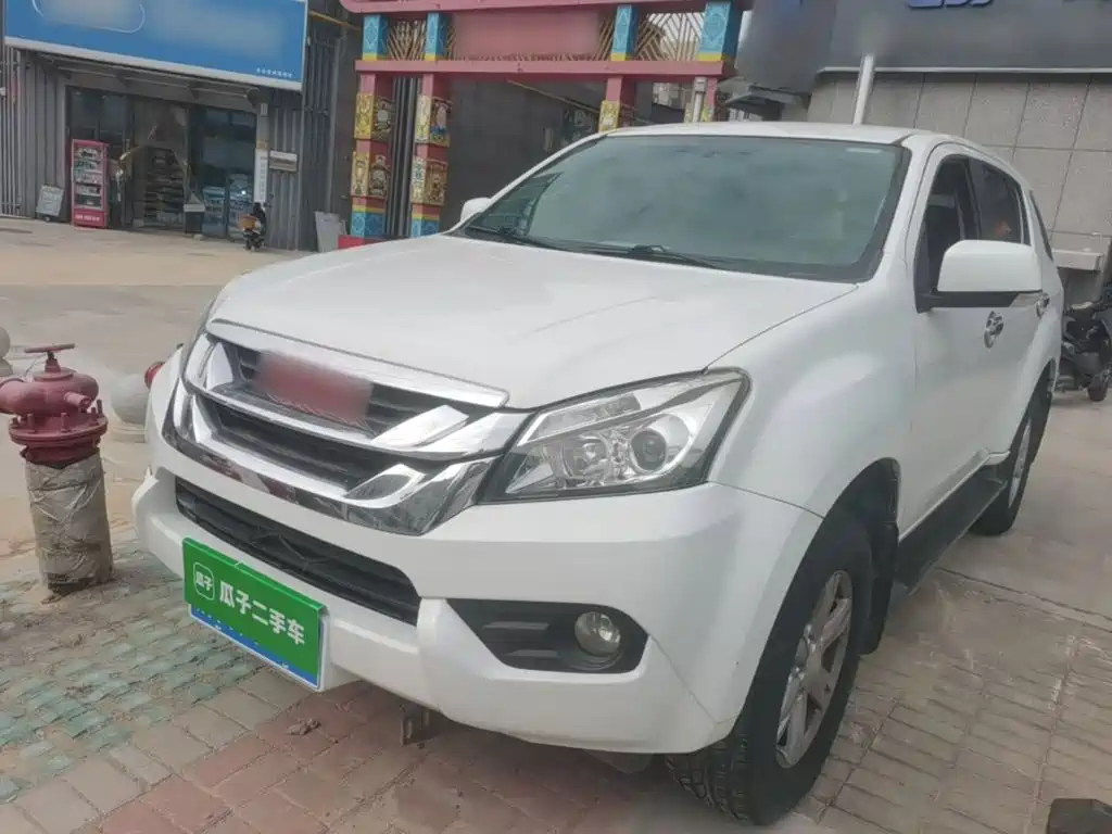 Isuzu MU-X — миниатюра 2