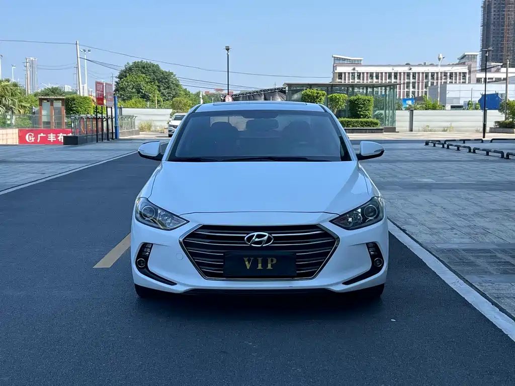 Hyundai Elantra — миниатюра 2