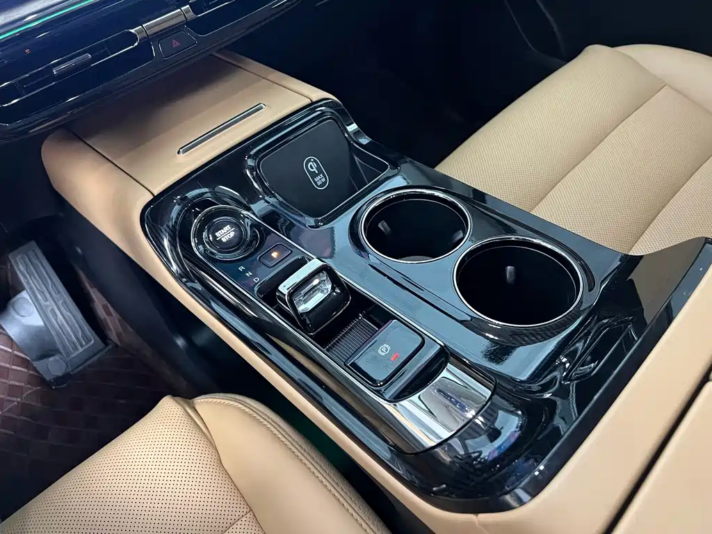GAC Motor Trumpchi E8 PHEV — миниатюра 14