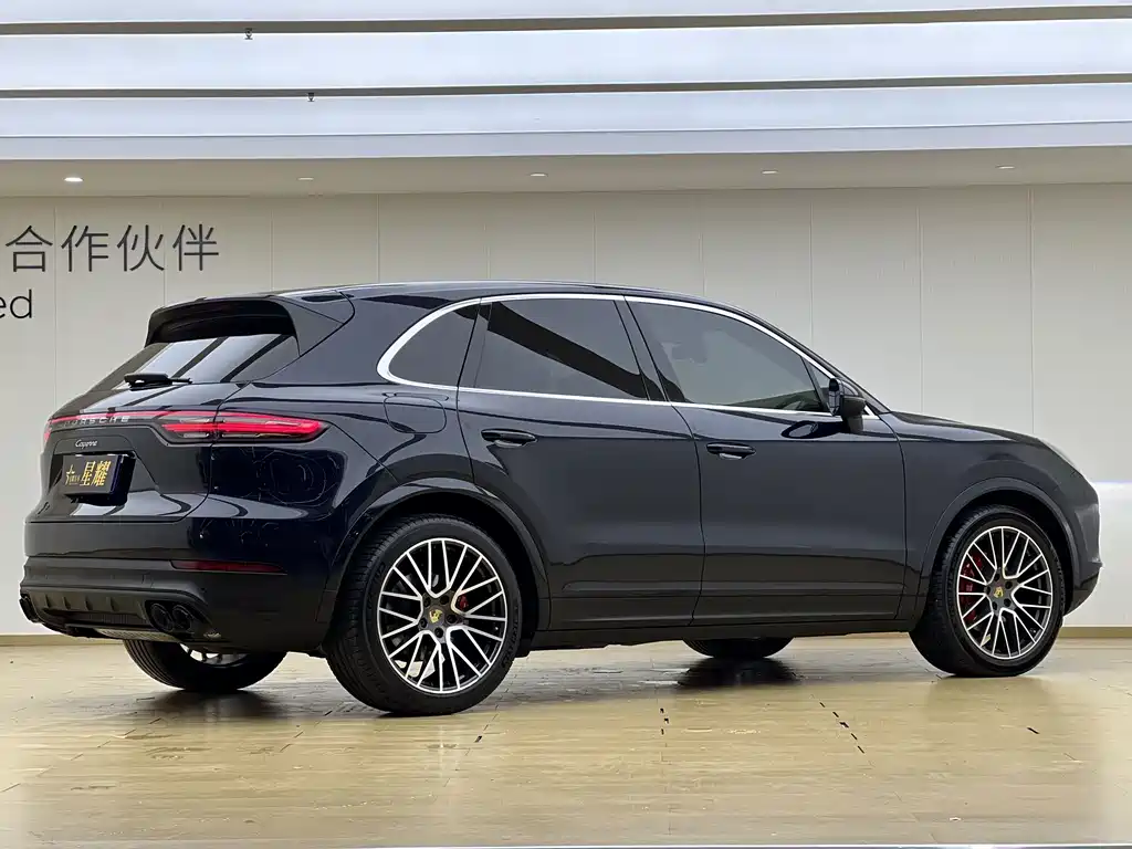 Porsche Cayenne — миниатюра 22