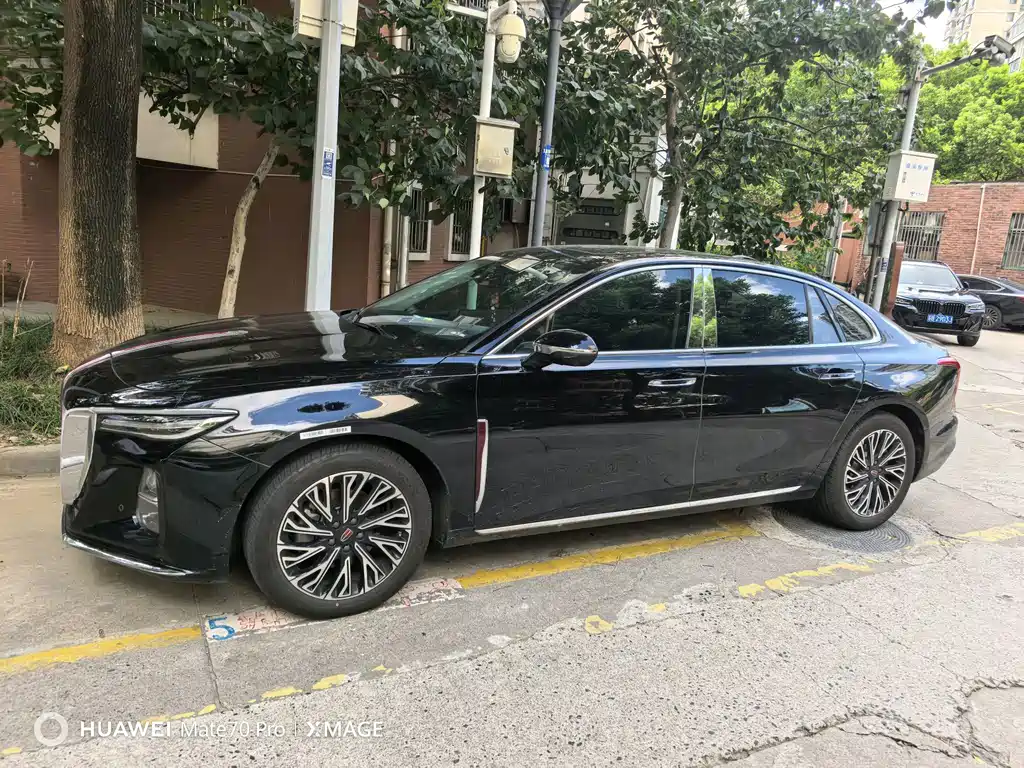 Hongqi Hongqi H5 — миниатюра 3