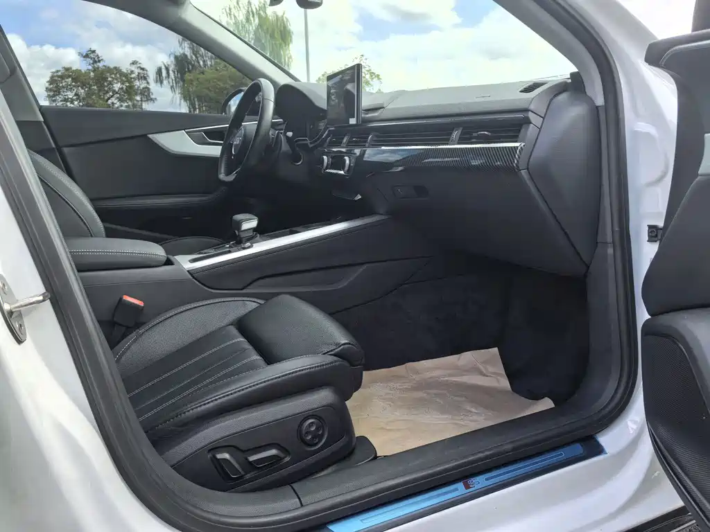 Audi A4L — миниатюра 4