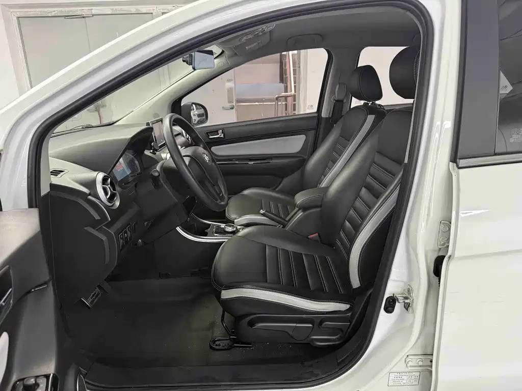 BAIC New Energy EC5 — миниатюра 5