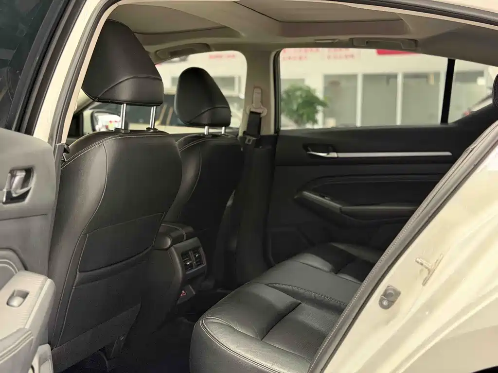 Nissan Teana — миниатюра 10