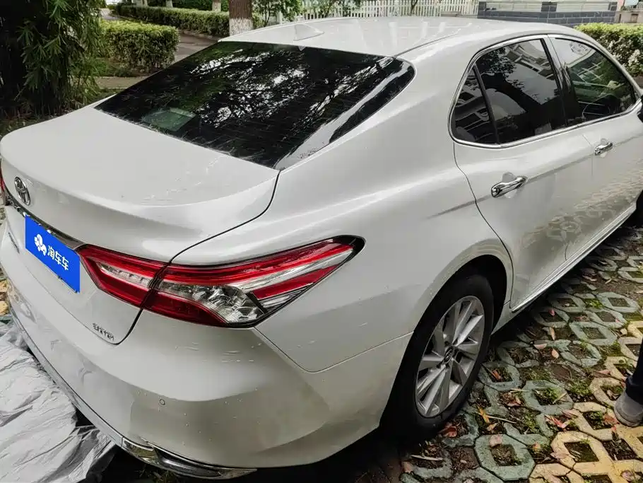 Toyota Camry 2023 2.0G Luxury