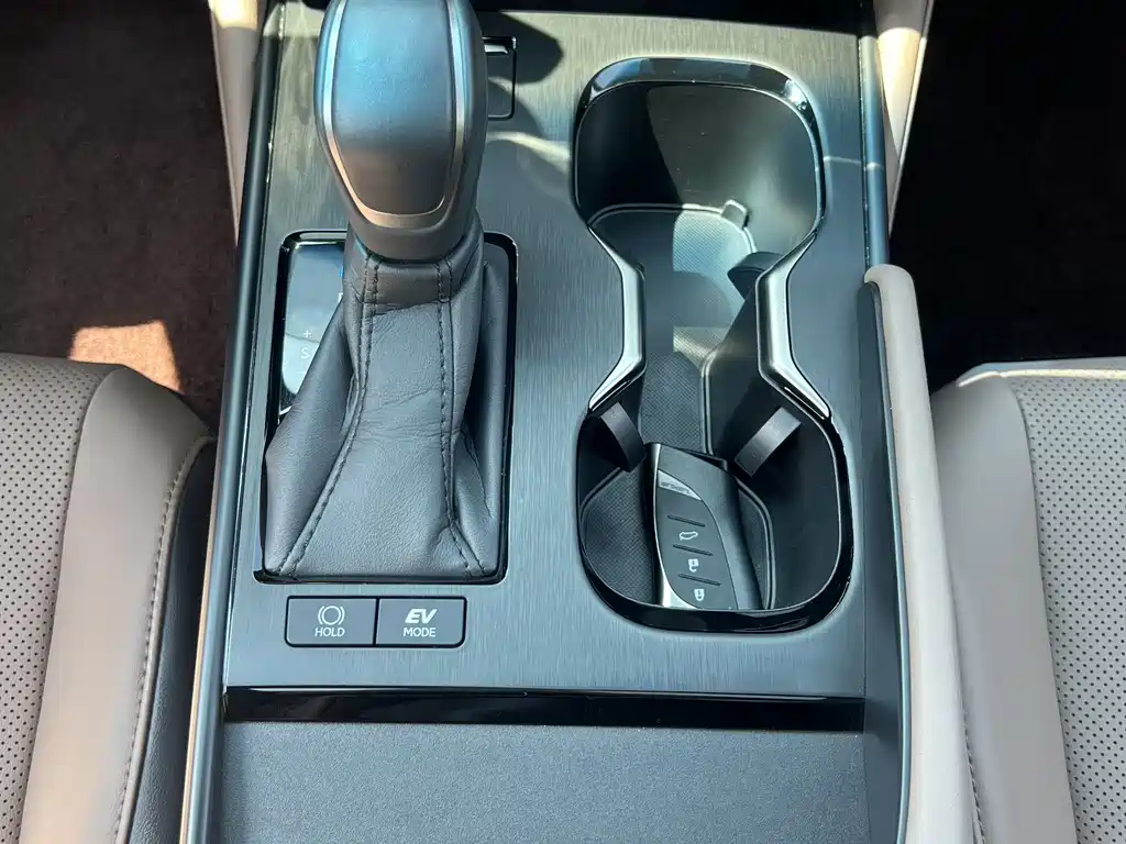 Lexus ES — миниатюра 14