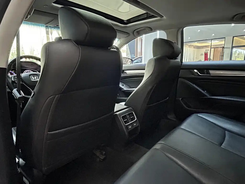 Honda Accord — миниатюра 13