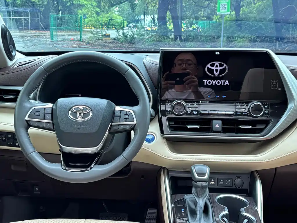 Toyota Highlander — миниатюра 15