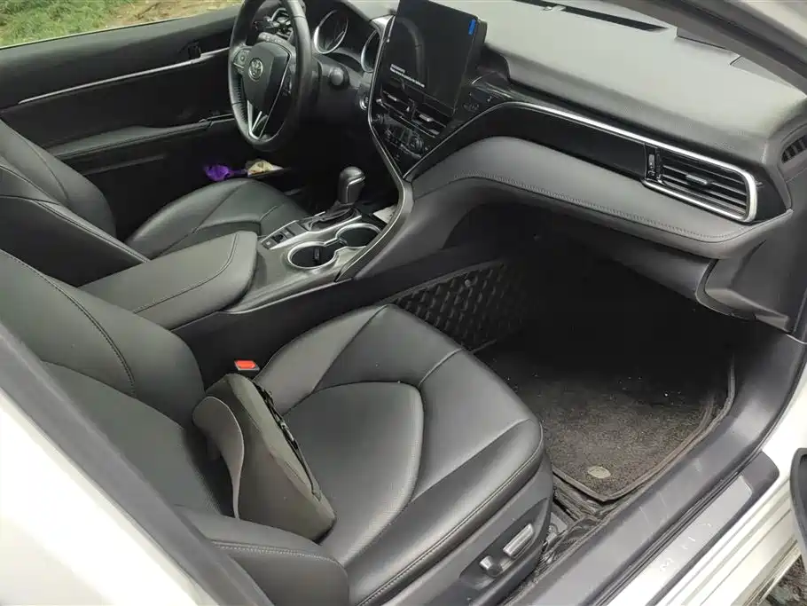 Toyota Camry 2023 2.0G Luxury