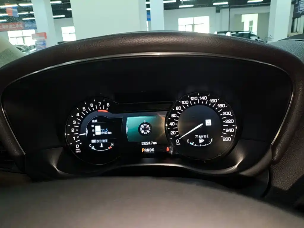 Lincoln MKC — миниатюра 12