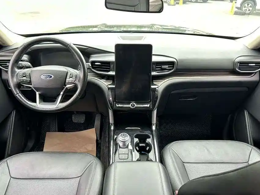 Ford Explorer — миниатюра 7