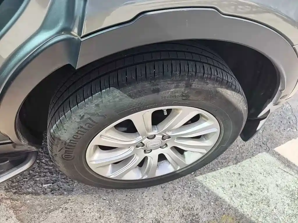 Land Rover Discovery Sport — миниатюра 7