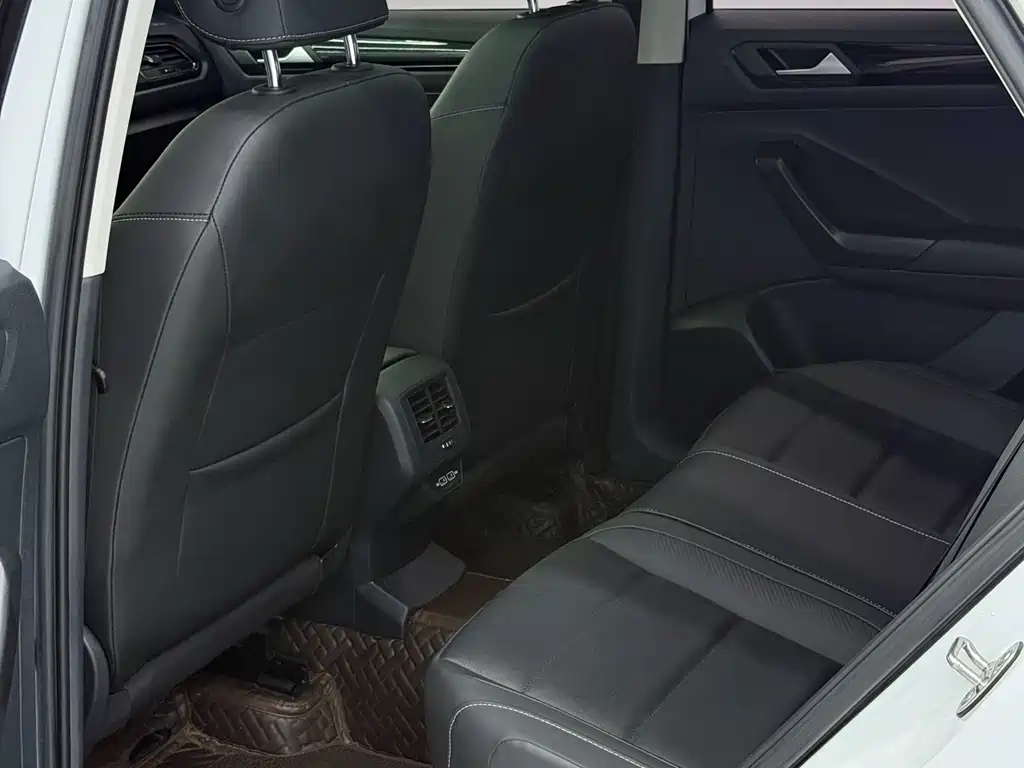 Volkswagen T-Roc 2022 280TSI DSG PLUS
