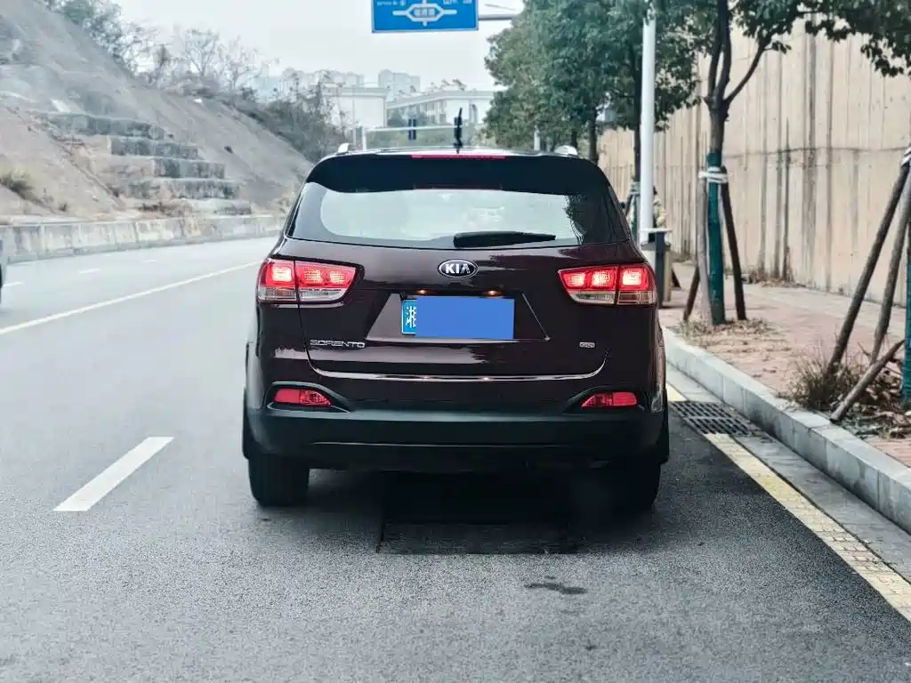 KIA SORENTO
