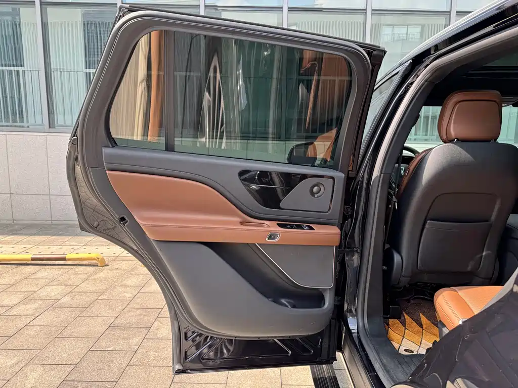 Lincoln Aviator — миниатюра 10