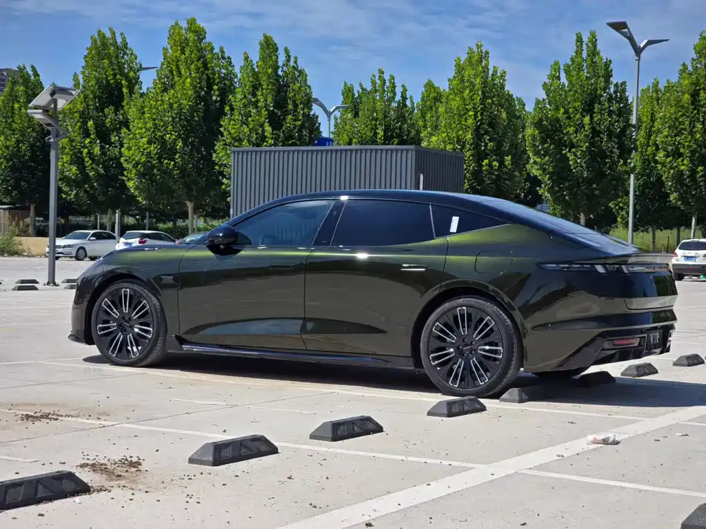 Lynk & Co 10 — миниатюра 9