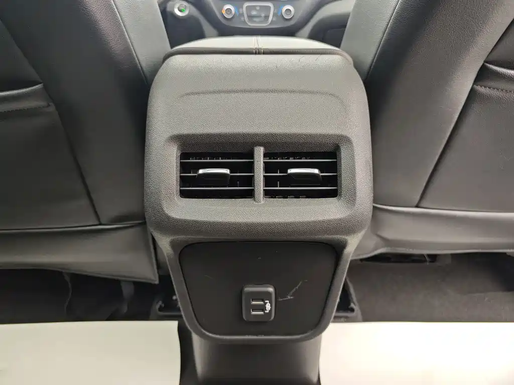 Chevrolet Equinox — миниатюра 21