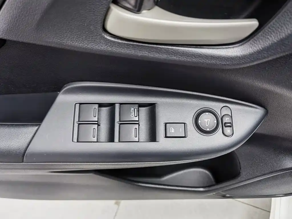 Honda Fit — миниатюра 9