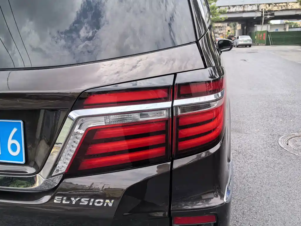 Honda Elysion — миниатюра 21