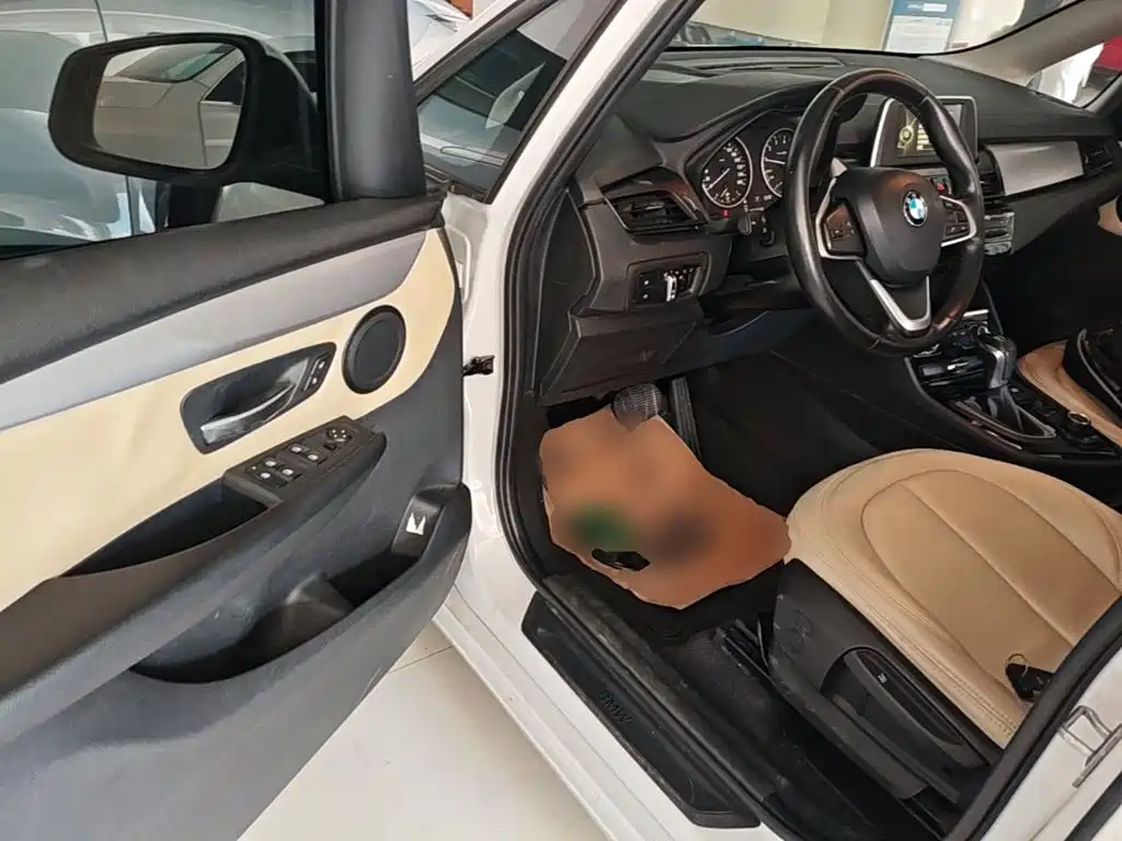 BMW 2 Series Active Tourer — миниатюра 16