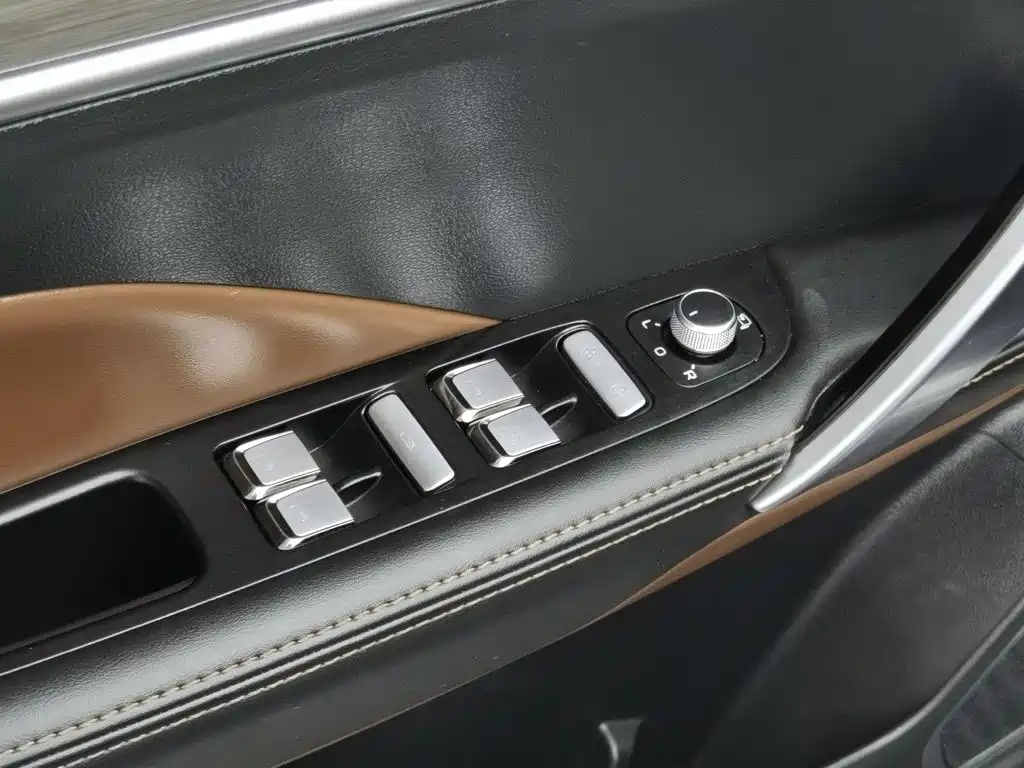 Geely Binyue — миниатюра 9