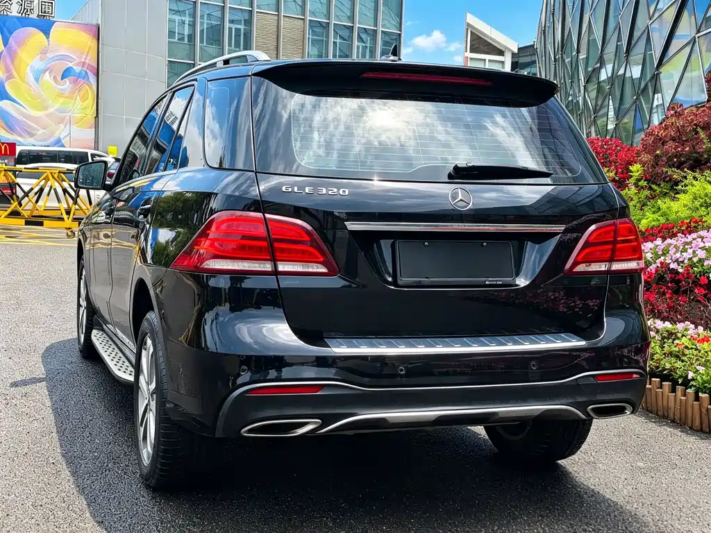 Mercedes-Benz GLE (Import) — миниатюра 15