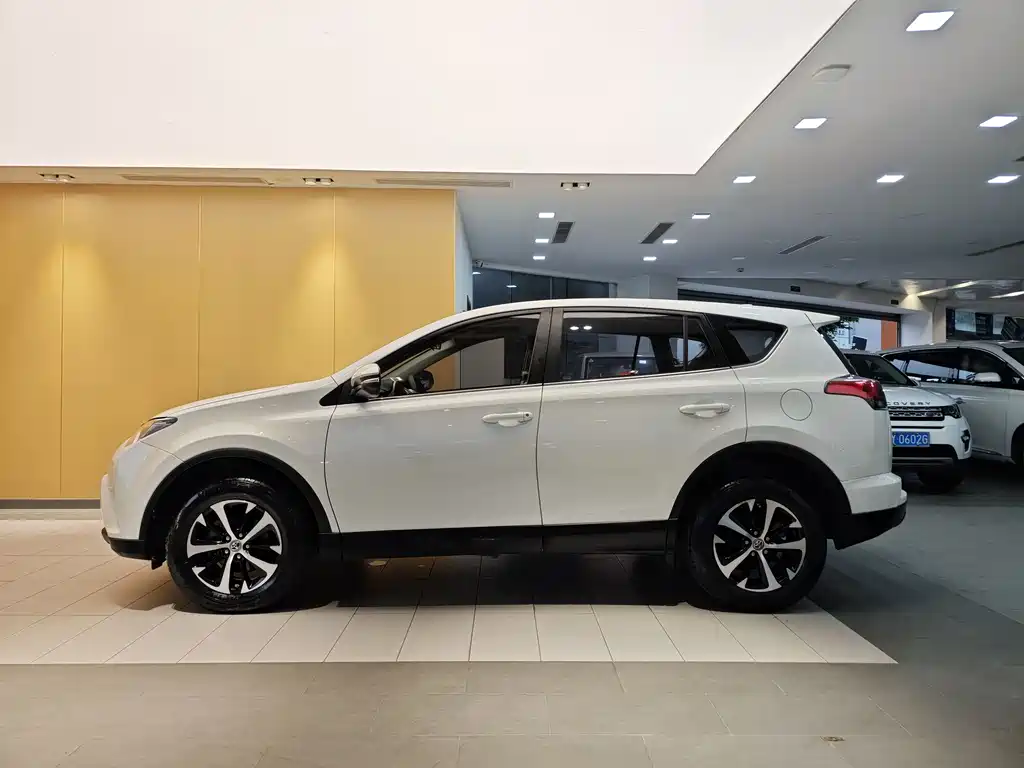 Toyota RAV4 2016 2.0L CVT V