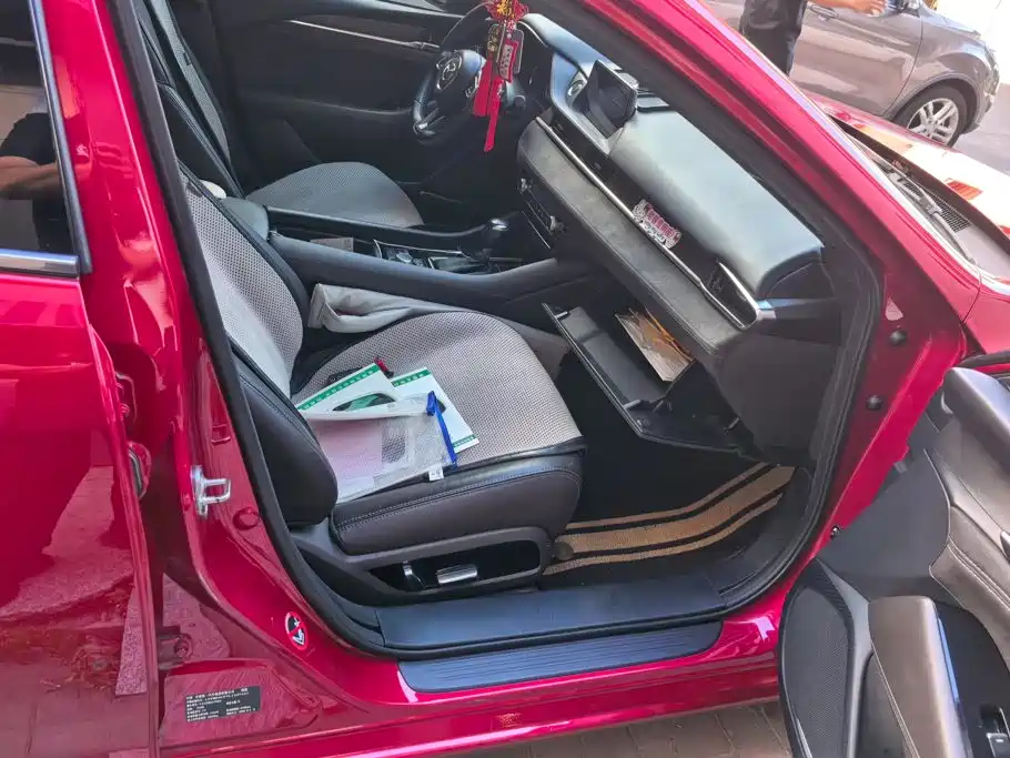 Mazda Atenza — миниатюра 8
