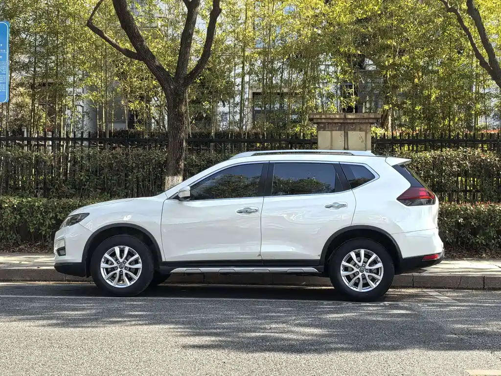 Nissan X-Trail — миниатюра 3