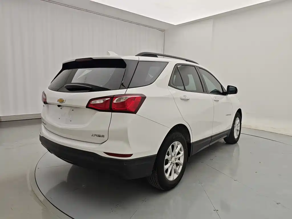 Chevrolet Equinox — миниатюра 6