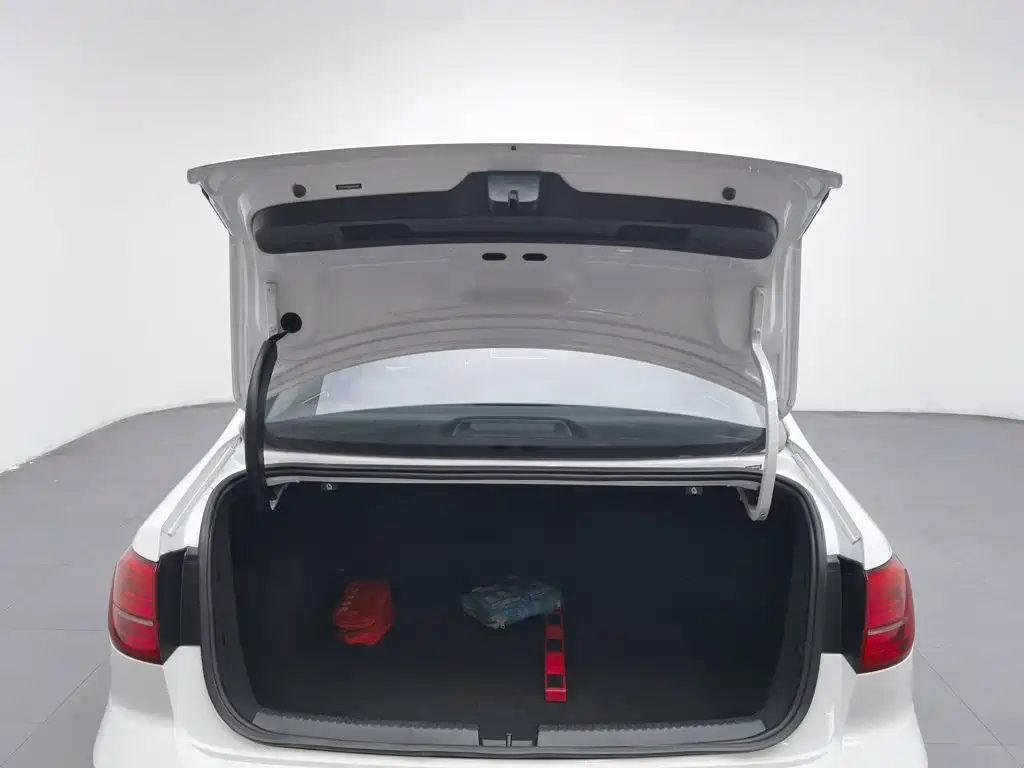 Volkswagen Sagitar — миниатюра 16
